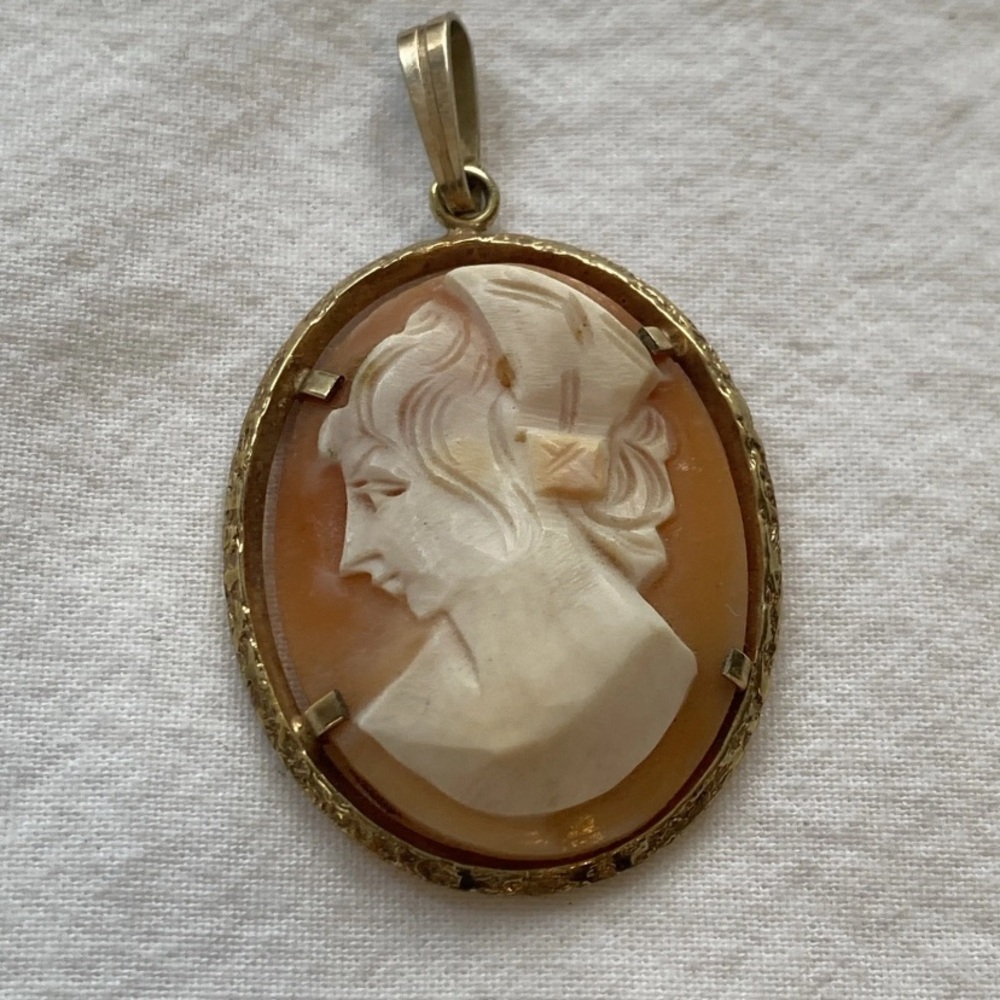 Rolled Gold Carved Shell Cameo Pendant in Cream and Peach, Antique
